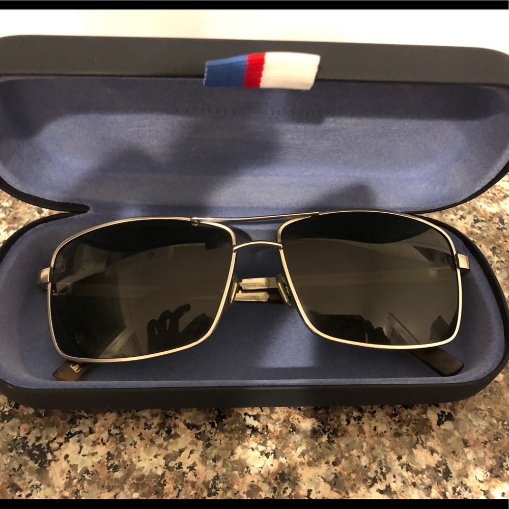 Tommy Hilfiger Rectangle Sunglasses